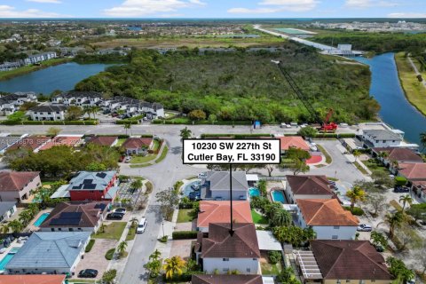 Купить виллу или дом в Катлер-Бей, Флорида 4 спальни, 239.78м2, № 2044490 - фото 7