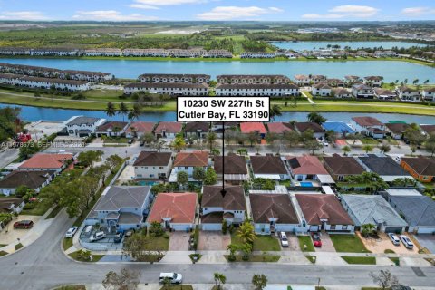 Купить виллу или дом в Катлер-Бей, Флорида 4 спальни, 239.78м2, № 2044490 - фото 8