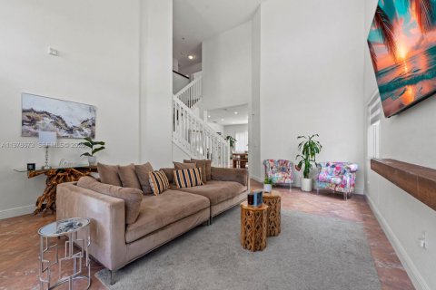 Купить виллу или дом в Катлер-Бей, Флорида 4 спальни, 239.78м2, № 2044490 - фото 15