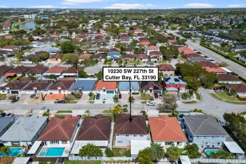 Купить виллу или дом в Катлер-Бей, Флорида 4 спальни, 239.78м2, № 2044490 - фото 6