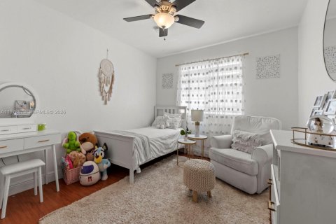 Купить виллу или дом в Катлер-Бей, Флорида 4 спальни, 239.78м2, № 2044490 - фото 30