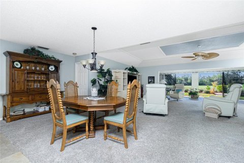 Villa ou maison à vendre à Lake Suzy, Floride: 2 chambres, 213.68 m2 № 2099116 - photo 4