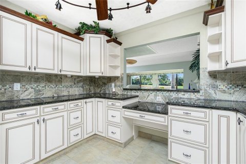 Villa ou maison à vendre à Lake Suzy, Floride: 2 chambres, 213.68 m2 № 2099116 - photo 12