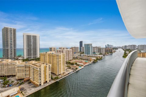 Copropriété à louer à Hallandale Beach, Floride: 3 chambres, 161.37 m2 № 1933862 - photo 26