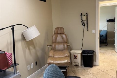 Propiedad comercial en alquiler en Saint Lucie, Florida № 1722554 - foto 5
