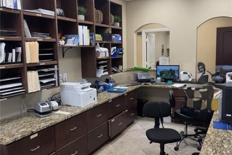 Propiedad comercial en alquiler en Saint Lucie, Florida № 1722554 - foto 10