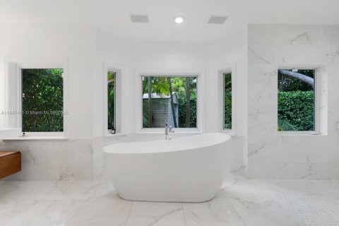 Casa en venta en Pinecrest, Florida, 6 dormitorios, 275.46 m2 № 1854722 - foto 28
