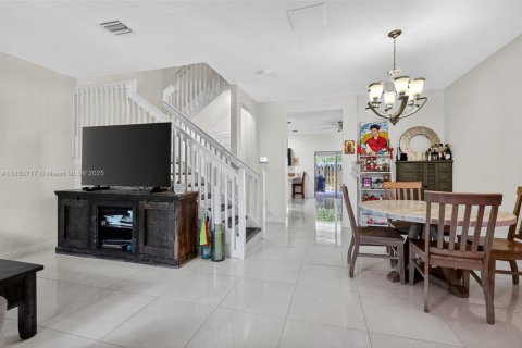 Townhouse in Homestead, Florida 3 bedrooms, 154.12 sq.m. № 1855031 - photo 4