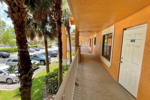 Condominio en venta en Davie, Florida, 2 dormitorios, 89.46 m2 № 1783646 - foto 27