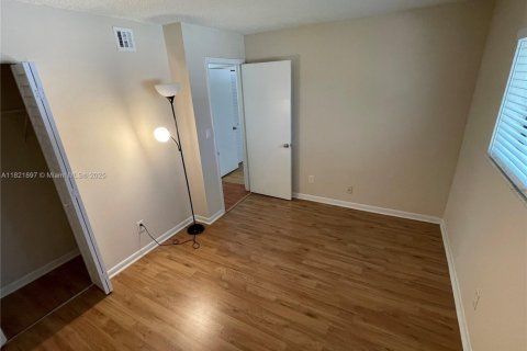 Condominio en venta en Davie, Florida, 2 dormitorios, 89.46 m2 № 1783646 - foto 18