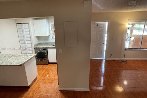 Condominio en venta en Davie, Florida, 2 dormitorios, 89.46 m2 № 1783646 - foto 3