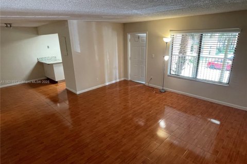 Condominio en venta en Davie, Florida, 2 dormitorios, 89.46 m2 № 1783646 - foto 2