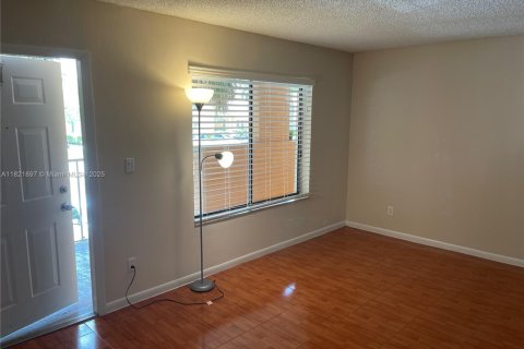 Condominio en venta en Davie, Florida, 2 dormitorios, 89.46 m2 № 1783646 - foto 4