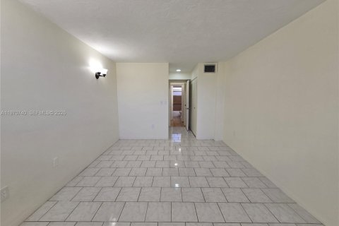 Снять в аренду кондоминиум в Норт-Майами, Флорида 68.28м2, № 2031107 - фото 10