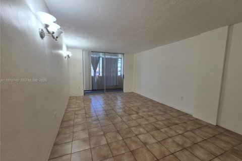 Снять в аренду кондоминиум в Норт-Майами, Флорида 68.28м2, № 2031107 - фото 4