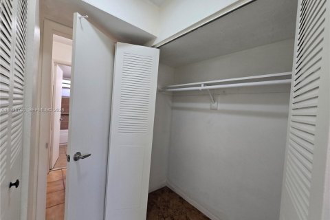 Снять в аренду кондоминиум в Норт-Майами, Флорида 68.28м2, № 2031107 - фото 12