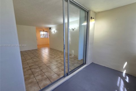 Снять в аренду кондоминиум в Норт-Майами, Флорида 68.28м2, № 2031107 - фото 14