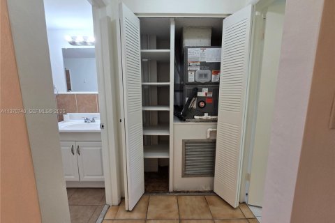 Снять в аренду кондоминиум в Норт-Майами, Флорида 68.28м2, № 2031107 - фото 6