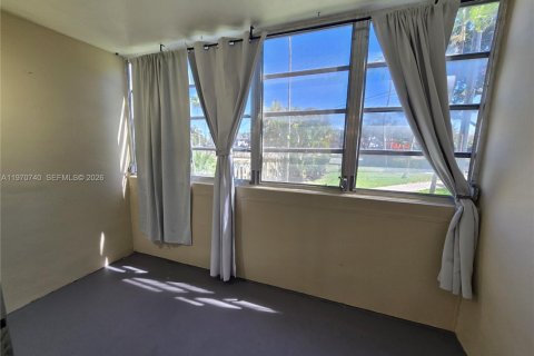 Снять в аренду кондоминиум в Норт-Майами, Флорида 68.28м2, № 2031107 - фото 13