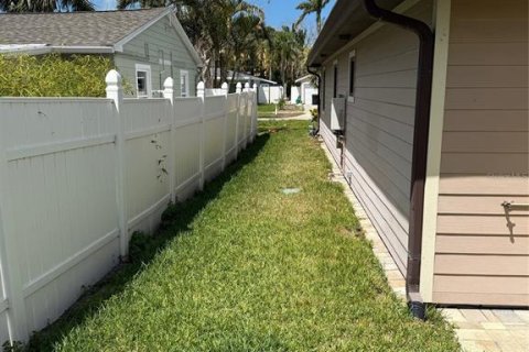 Casa en venta en Clearwater, Florida, 3 dormitorios, 176.51 m2 № 1719786 - foto 11