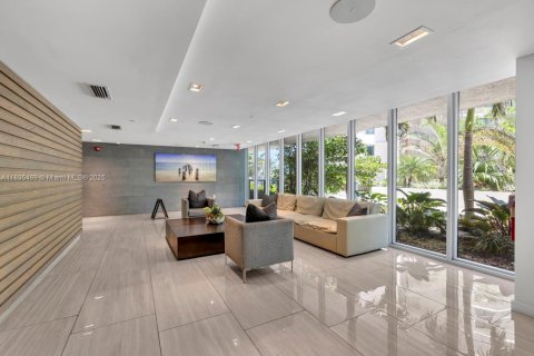 Condo in Miami Beach, Florida, 2 bedrooms  № 1819740 - photo 26