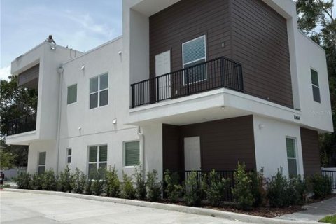 Adosado en alquiler en Tampa, Florida, 3 dormitorios, 161.65 m2 № 1917478 - foto 2