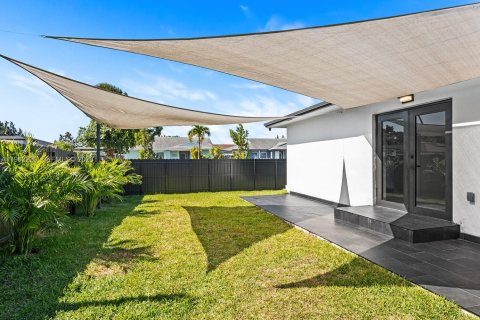 Villa ou maison à vendre à Miami, Floride: 4 chambres, 125.33 m2 № 2024901 - photo 30