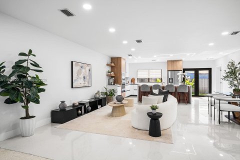 Villa ou maison à vendre à Miami, Floride: 4 chambres, 125.33 m2 № 2024901 - photo 3