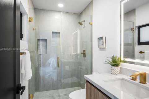 Villa ou maison à vendre à Miami, Floride: 4 chambres, 125.33 m2 № 2024901 - photo 11