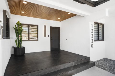 Villa ou maison à vendre à Miami, Floride: 4 chambres, 125.33 m2 № 2024901 - photo 2