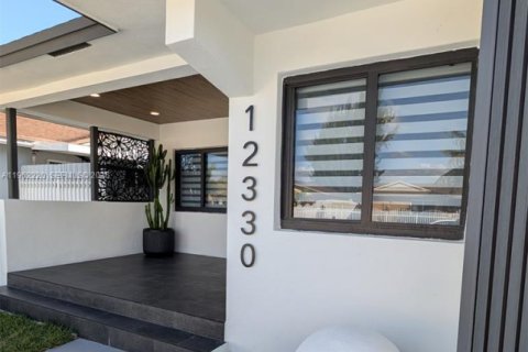 Villa ou maison à vendre à Miami, Floride: 4 chambres, 125.33 m2 № 2024901 - photo 10