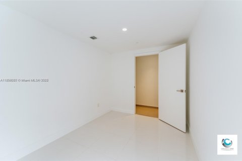 Снять в аренду кондоминиум в Майами, Флорида 1 спальня, 84.17м2, № 1949447 - фото 9