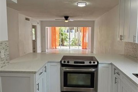 Copropriété à louer à Saint Pete Beach, Floride: 2 chambres, 97.55 m2 № 2304767 - photo 4