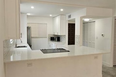Copropriété à louer à Saint Pete Beach, Floride: 2 chambres, 97.55 m2 № 2304767 - photo 2