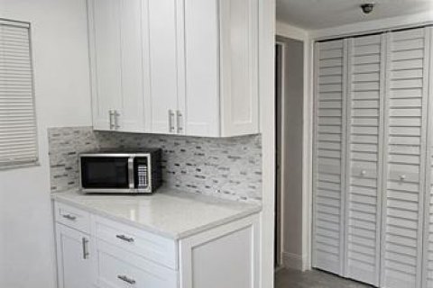 Copropriété à louer à Saint Pete Beach, Floride: 2 chambres, 97.55 m2 № 2304767 - photo 6