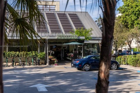 Condo in Miami Beach, Florida, 1 bedroom  № 2019268 - photo 26