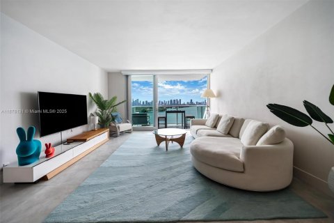 Condo in Miami Beach, Florida, 1 bedroom  № 2019268 - photo 5