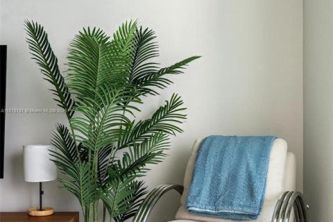 Condo in Miami Beach, Florida, 1 bedroom  № 2019268 - photo 7