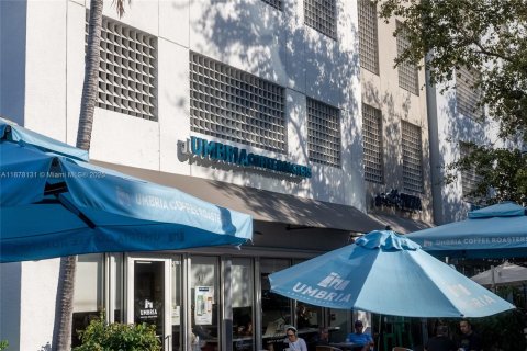 Condo in Miami Beach, Florida, 1 bedroom  № 2019268 - photo 28