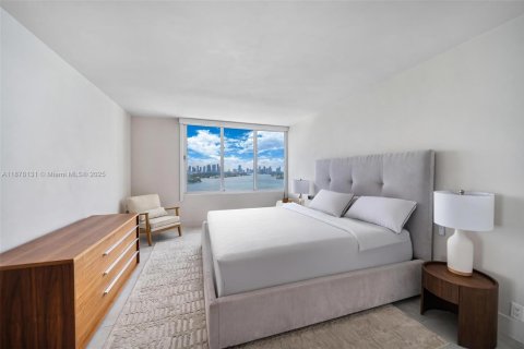 Condo in Miami Beach, Florida, 1 bedroom  № 2019268 - photo 11
