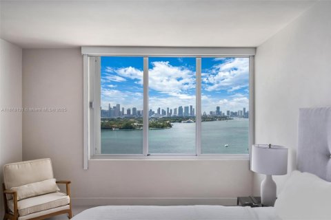 Condo in Miami Beach, Florida, 1 bedroom  № 2019268 - photo 12