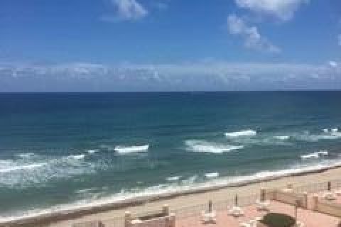 Condo in Highland Beach, Florida, 2 bedrooms  № 1061108 - photo 1
