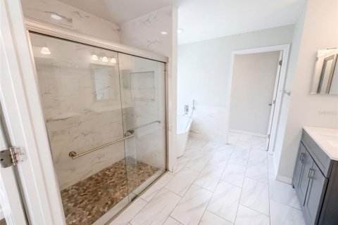 House in Orlando, Florida 3 bedrooms, 198.9 sq.m. № 2393863 - photo 14