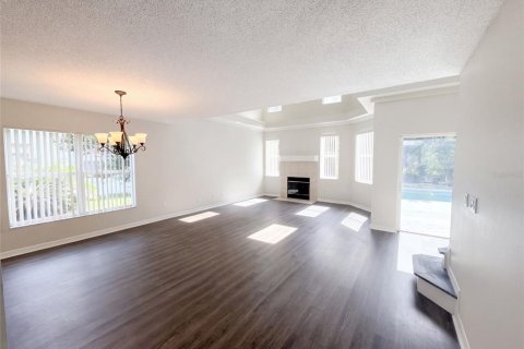 House in Orlando, Florida 3 bedrooms, 198.9 sq.m. № 2393863 - photo 3