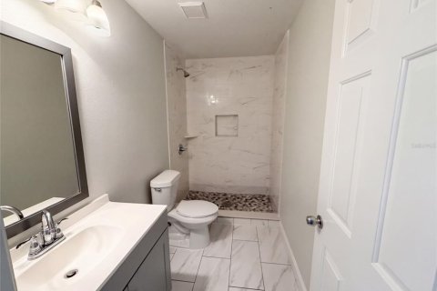 House in Orlando, Florida 3 bedrooms, 198.9 sq.m. № 2393863 - photo 11