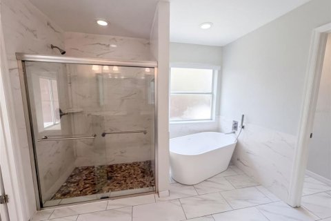 House in Orlando, Florida 3 bedrooms, 198.9 sq.m. № 2393863 - photo 16