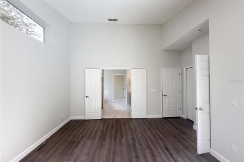 House in Orlando, Florida 3 bedrooms, 198.9 sq.m. № 2393863 - photo 4