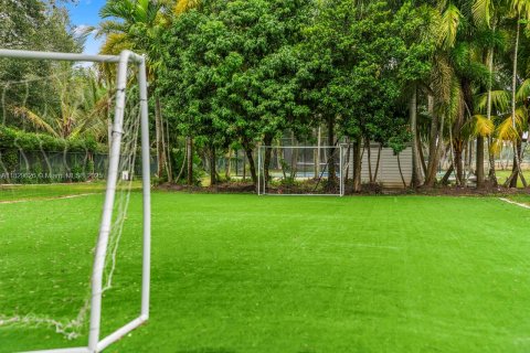 Villa ou maison à louer à Miami, Floride: 5 chambres, 371.24 m2 № 1934252 - photo 21