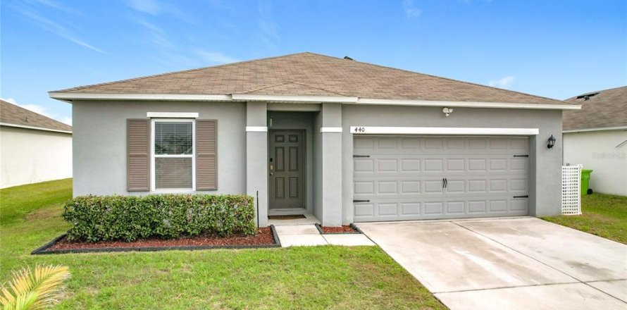 House in Auburndale, Florida 3 bedrooms, 130.53 sq.m. № 1902438