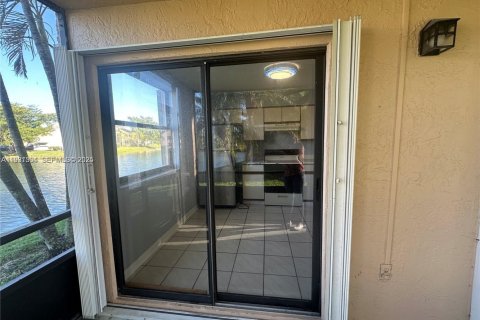 Снять в аренду кондоминиум в Хомстед, Флорида 3 спальни, 111.02м2, № 1990001 - фото 16